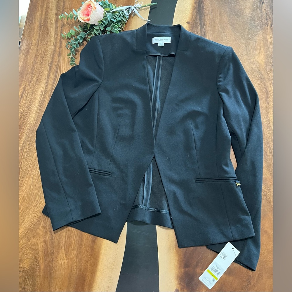 BNWT Calvin Klein Women's Elegant Black Blazer